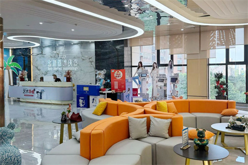 長(zhǎng)沙藝脂醫(yī)療美容大廳休息區(qū) 長(zhǎng)沙藝脂醫(yī)療美容大廳休息區(qū)