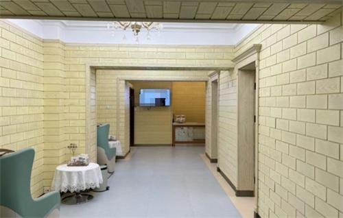 北京潤(rùn)美玉之光醫(yī)療美容門(mén)診部走廊 北京潤(rùn)美玉之光醫(yī)療美容門(mén)診部走廊