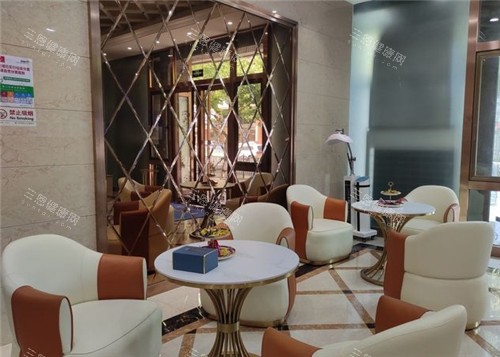 廈門萬禾麗生植發(fā)等待大廳
