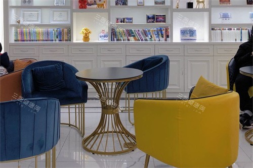 石家莊麥迪格眼科醫(yī)院休息區(qū)