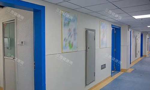 北京廣濟(jì)醫(yī)院走廊 北京廣濟(jì)醫(yī)院走廊