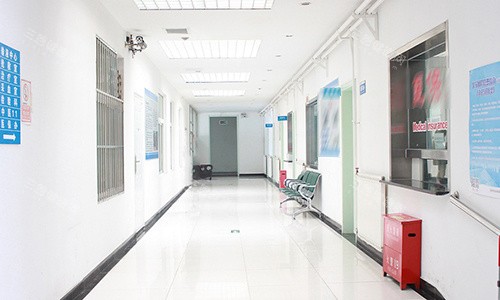 北京廣濟(jì)醫(yī)院過(guò)道 北京廣濟(jì)醫(yī)院過(guò)道